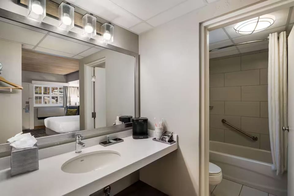 Refresh easily with clean vanity space and tub-shower combo.