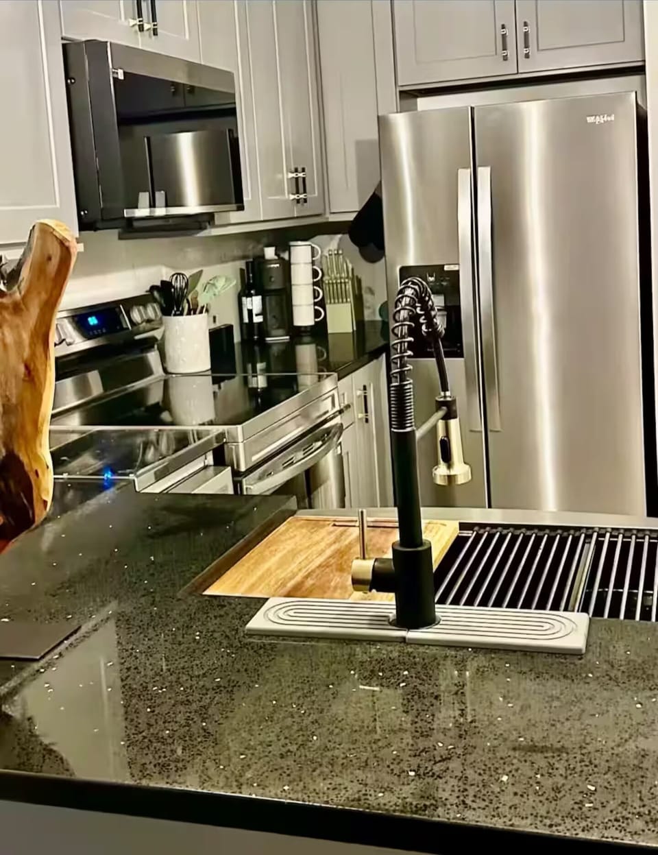 Kitchen w/ Dishwasher