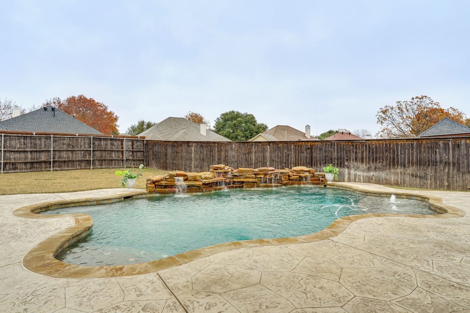 Burleson Vacation Rental | 4BR | 3BA | Step-Free Entry | 2,000 Sq Ft
