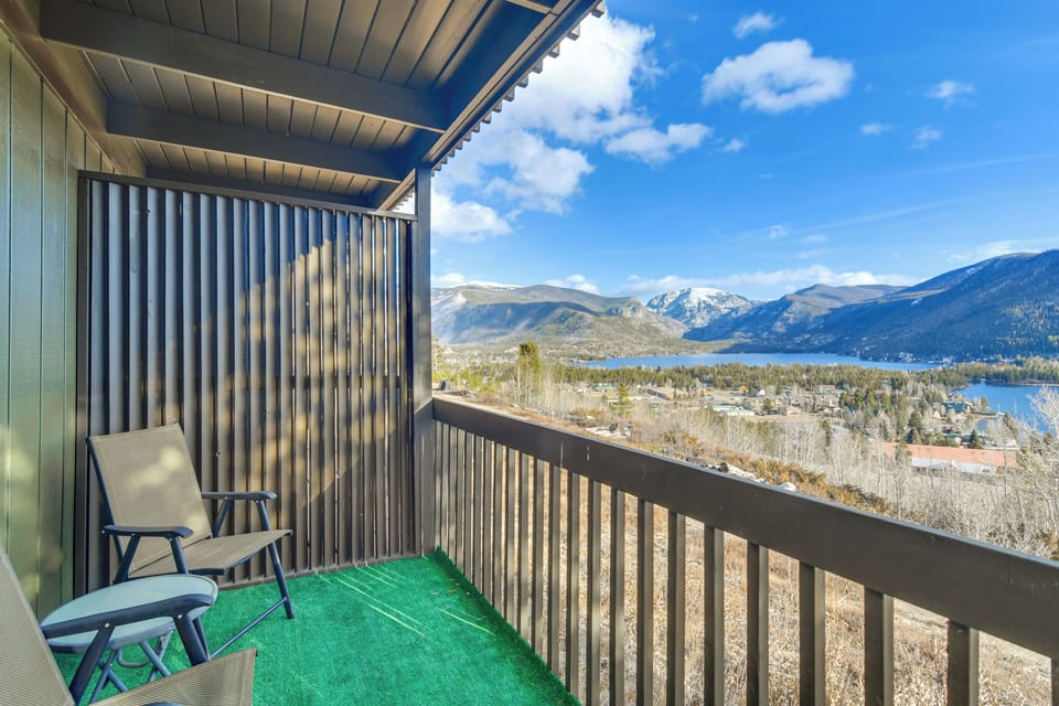 Grand Lake Vacation Rental | 2BR | 1.5BA | 837 Sq Ft | Stairs to Access