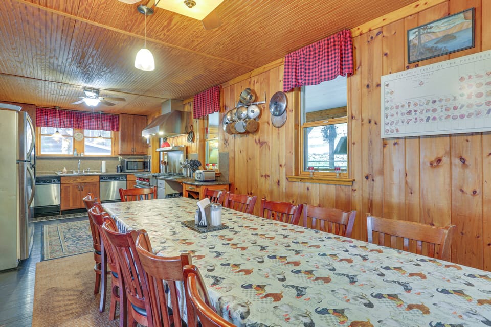 Dining Area | Main Level