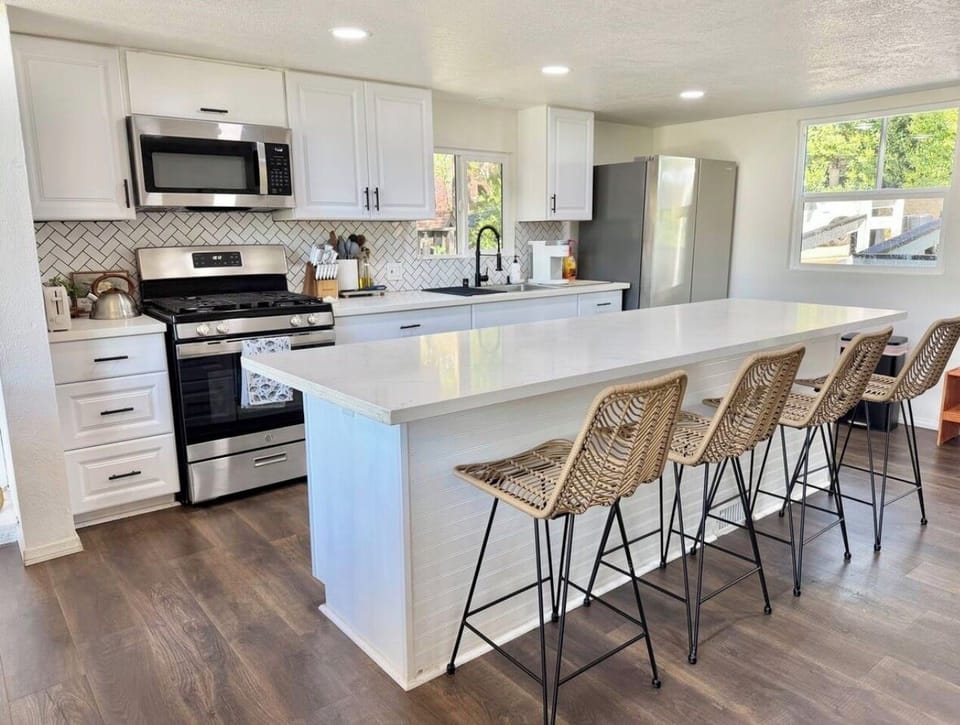 Fully Stocked Kitchen