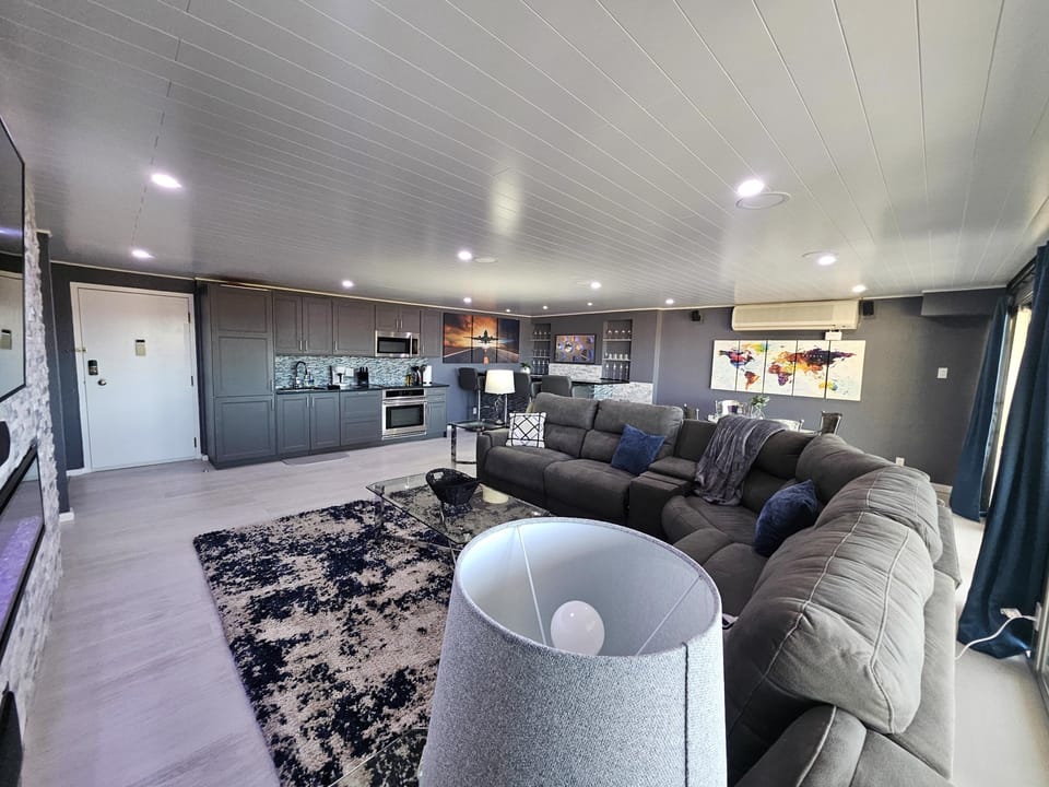 Living Area 4