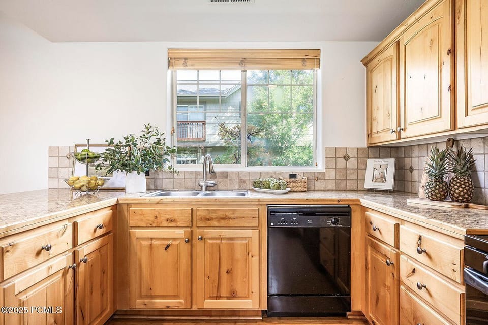 Well equipped kitchen