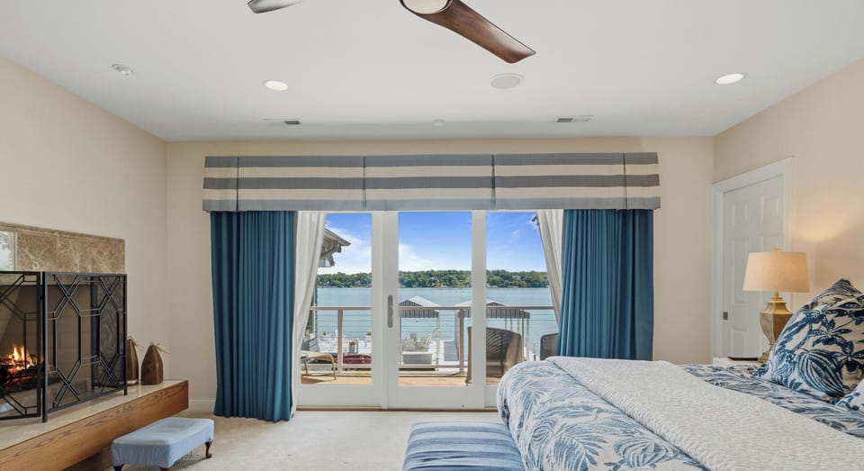 Master ensuite king bed, fireplace and gorgeous view. Private balcony.
