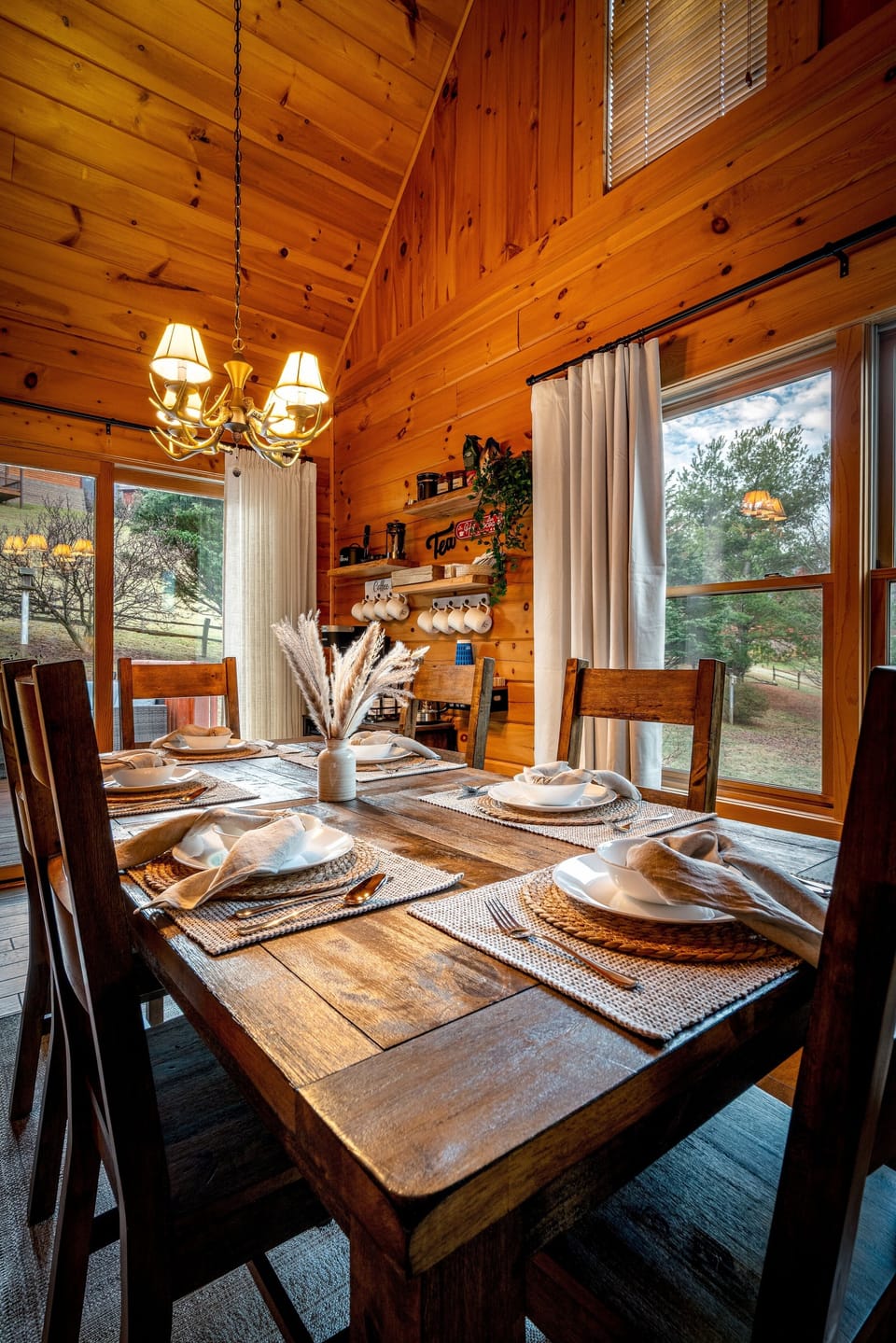A functional, inviting space for shared meals and easy mornings.