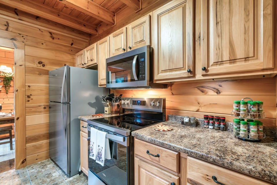 A functional, inviting space for shared meals and easy mornings.