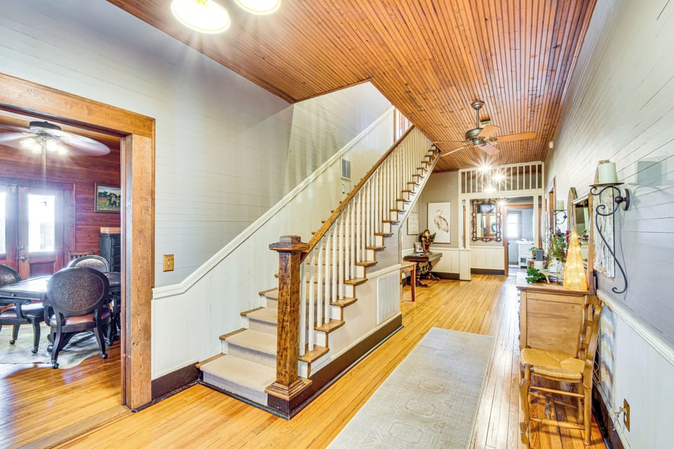 Stairs to 2nd Floor