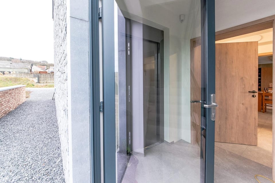 Entrance / Reception