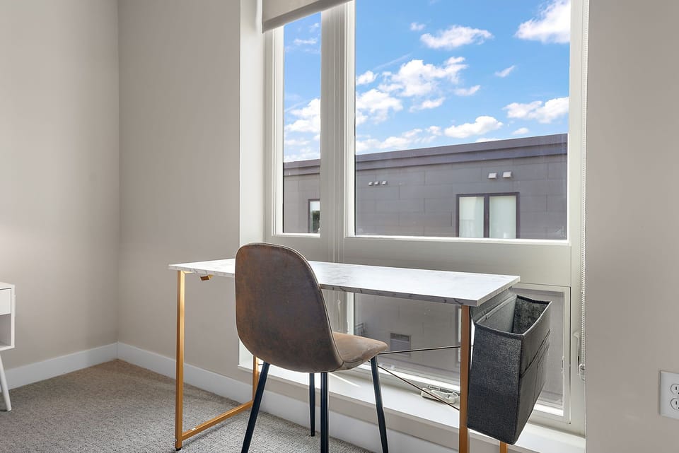 Unit 1: Laptop friendly workspace
