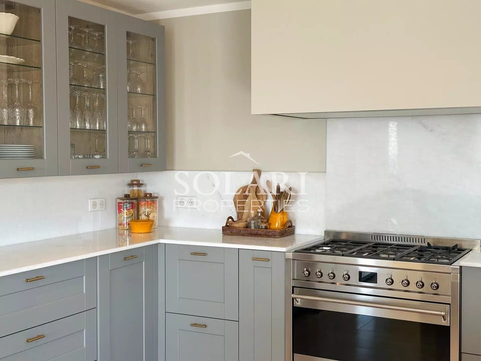 Professional stove and kitchen equipment