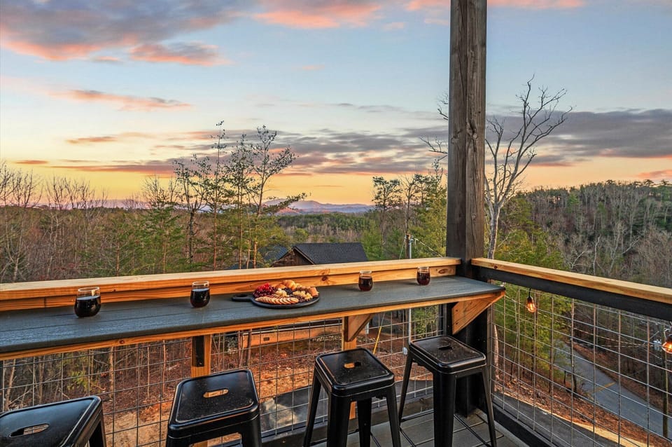 Upper level balcony with surrounding mountain views