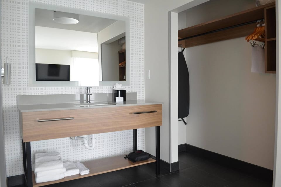 Vanity area