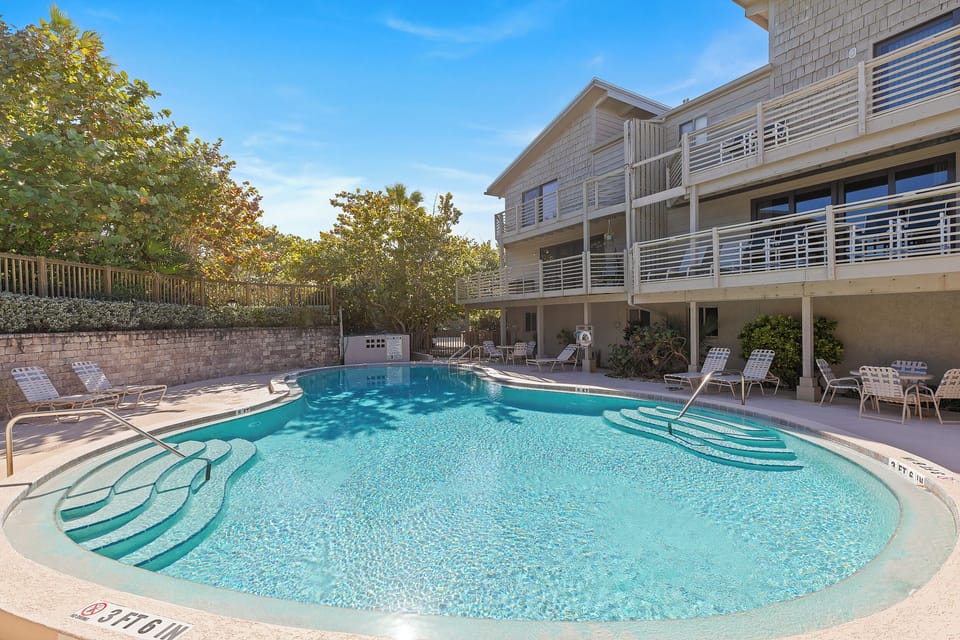 Community pool