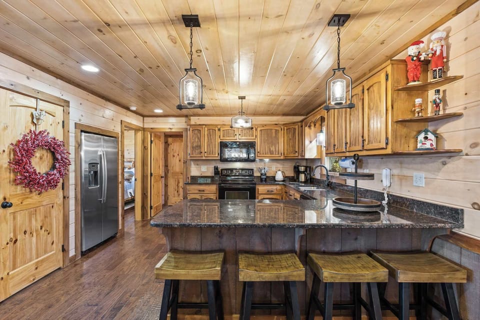 Open, bright, and fully equipped, this kitchen is ready for everything—from morning coffee rituals to late-night snack missions. Cooking has never been this fun.