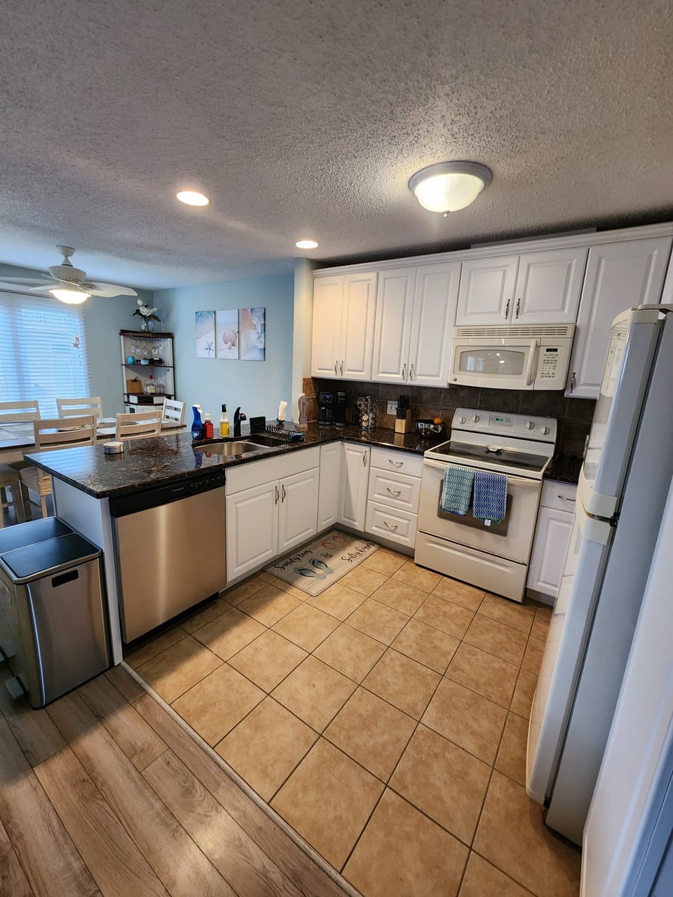 Fully equipped kitchen