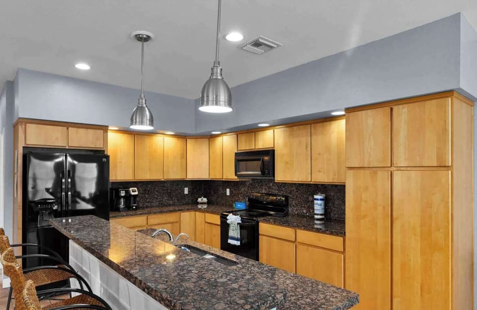 Cook together in the well-equipped upstairs kitchen