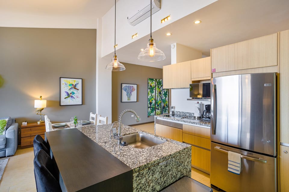 Condo - Image 11