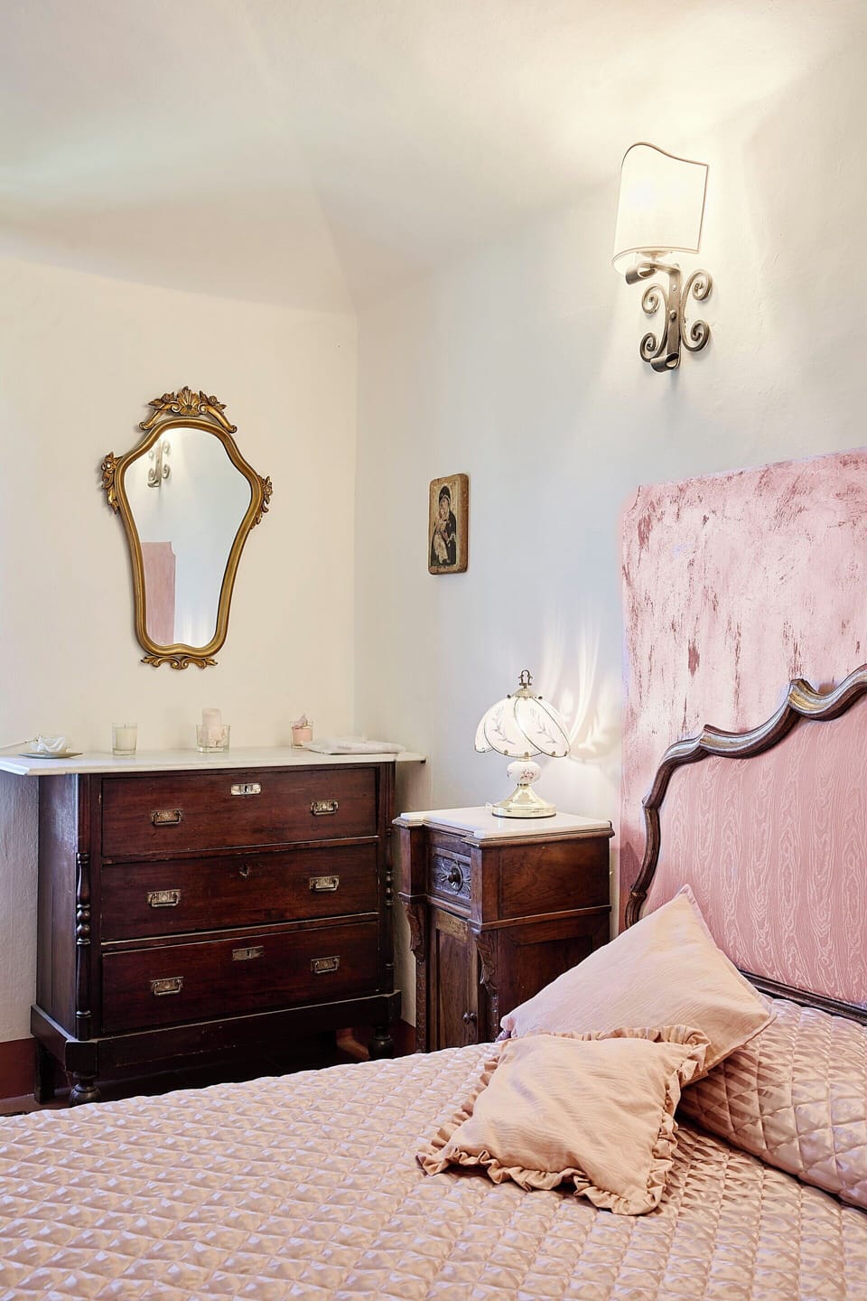 Furniture, Bedroom, Bed, Interior Design, Wood, Bedding, Bed Sheet, Linens, Textile, Drawer