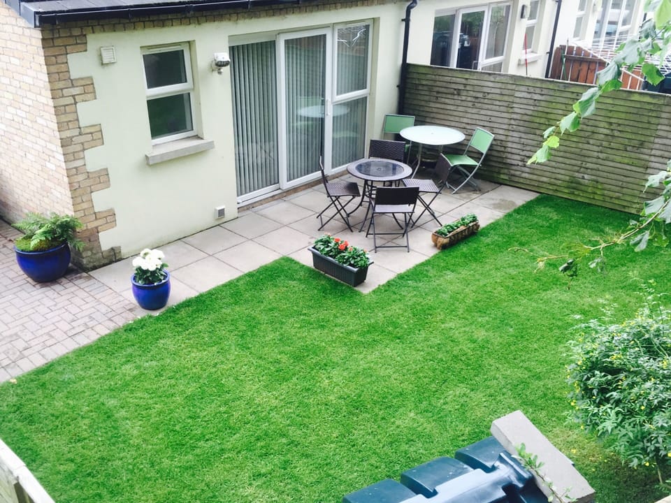 Enclosed rear garden - Admiral