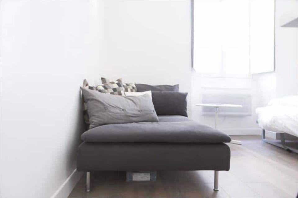 Living Room / Lounge