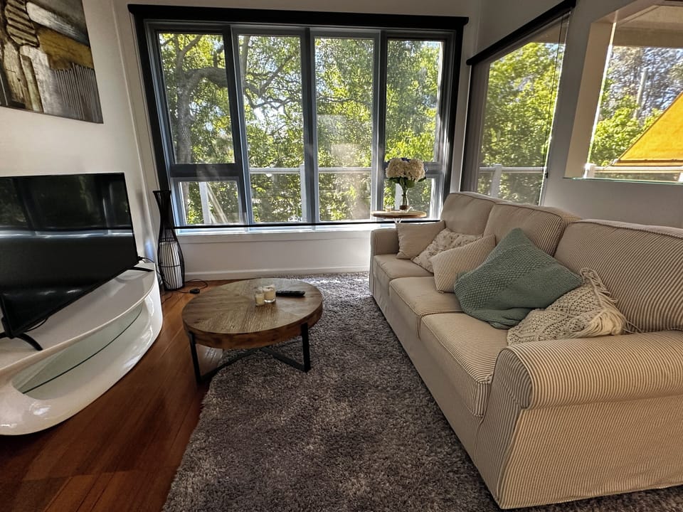 Upstairs living room with Smart TV