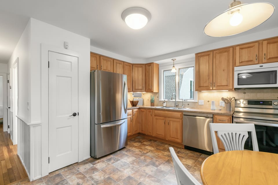 Fully-equipped kitchen with newer appliances to serve all your dining needs!