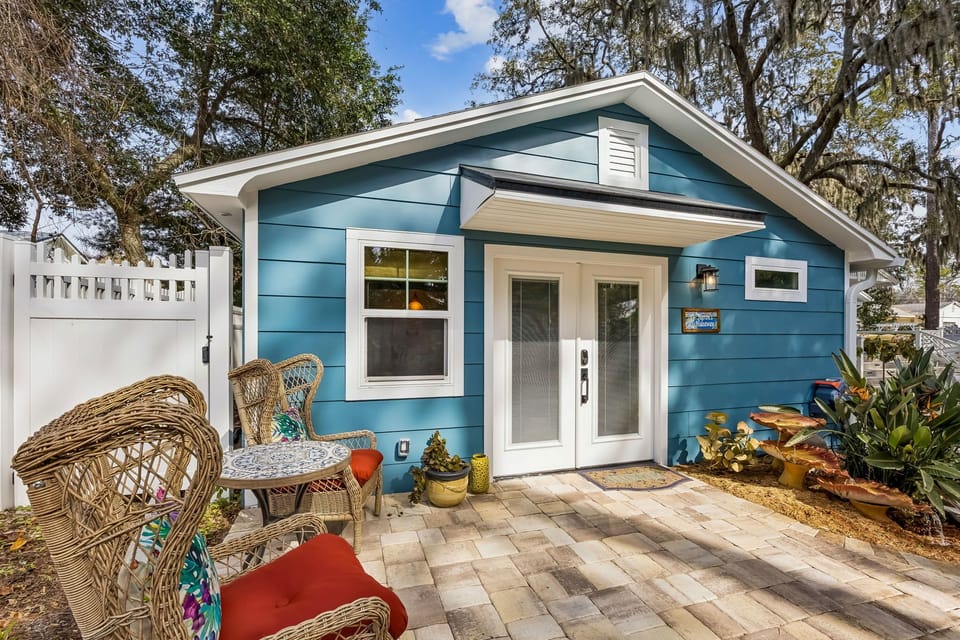 Craving a just-the-two-of-us escape? Immerse yourself at Heron's Hideaway.