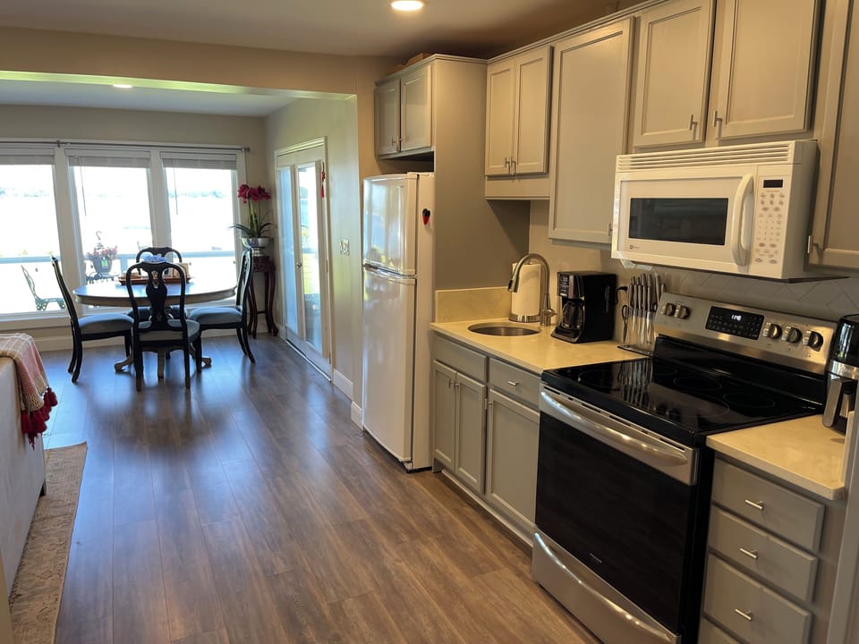 Fully loaded kitchen