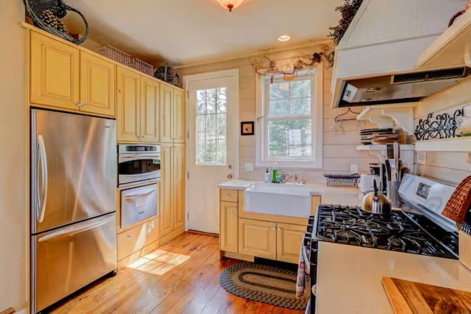 Spacious kitchen