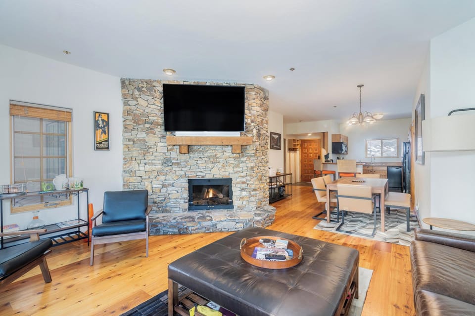 Westeremere 212 - 2 Bedroom 2 Bath Mt Village Core condo