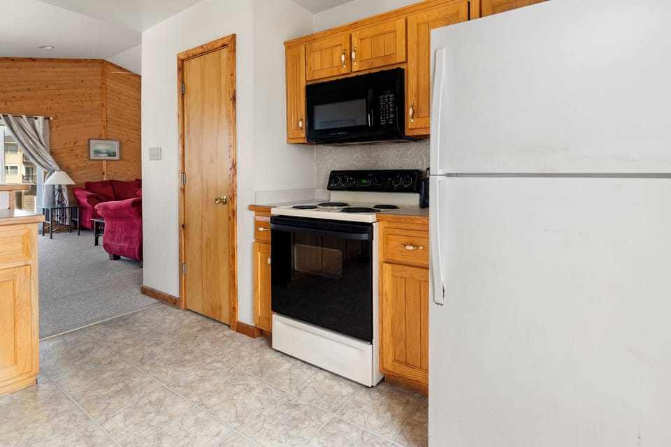 KDS2502: Day Late | Top Level Kitchen
