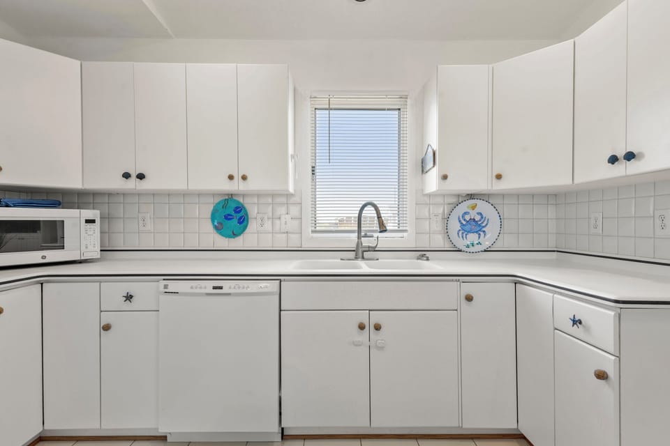 SN2705: Forever Salty | Top Level Kitchen