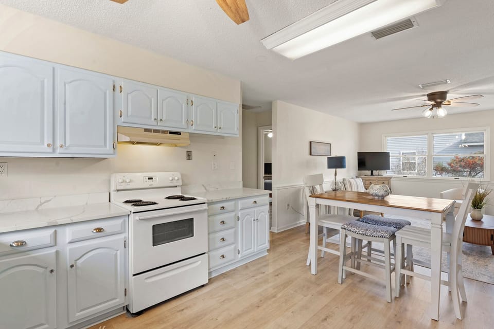 NHCA01: How Sweet the Sound | Kitchen