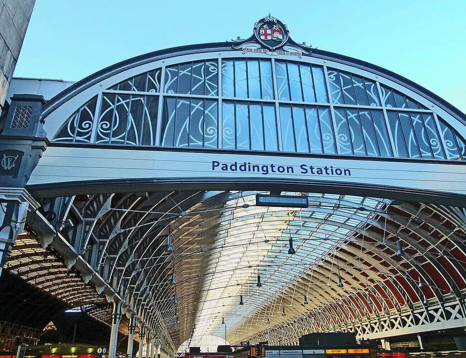 10 minutes walk from Paddington tube/train station