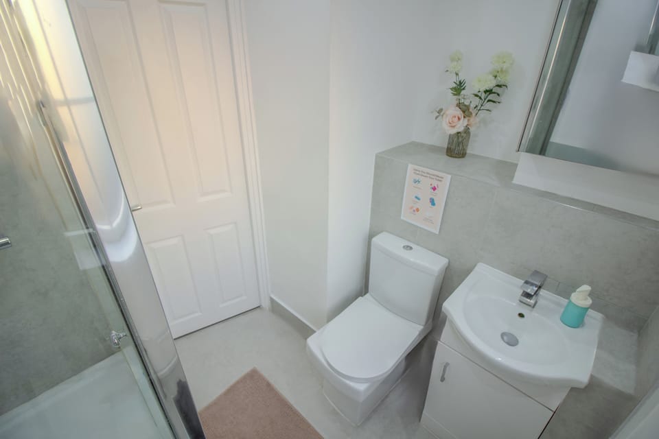 Full bathroom