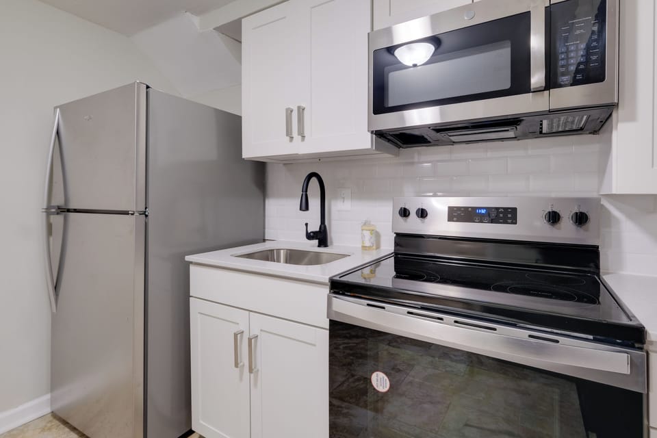 Kitchen | Dining Table | Workspaces | Free WiFi