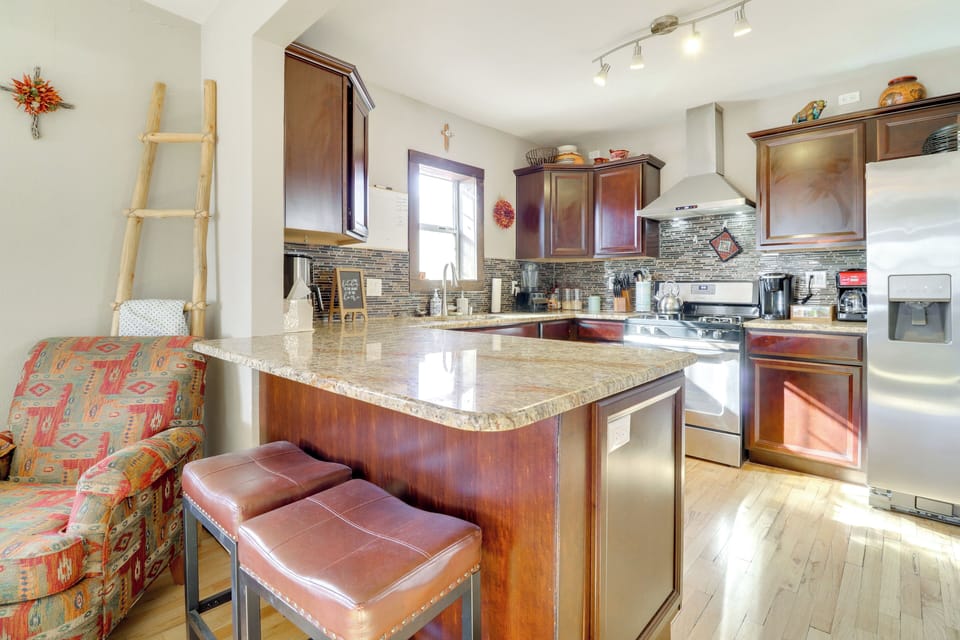 Full Kitchen | Dishwasher | Drip & Keurig Coffee Makers