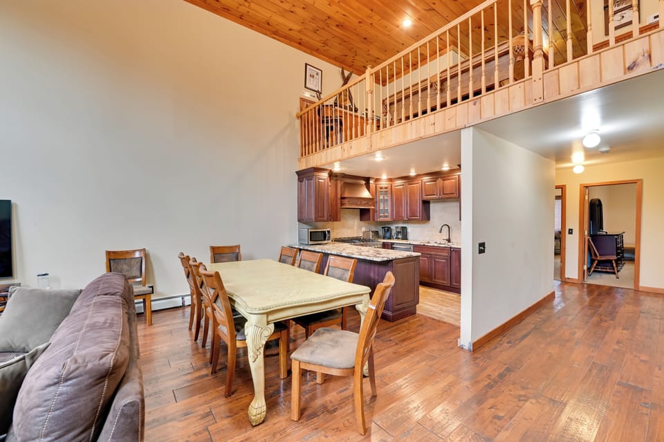 Dining Area | 1st Floor