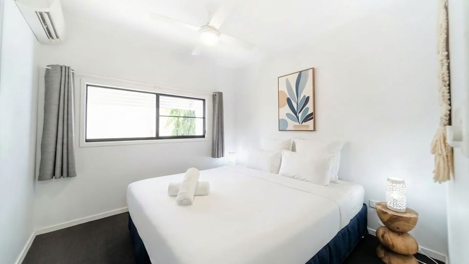 Bedroom 1 image 1