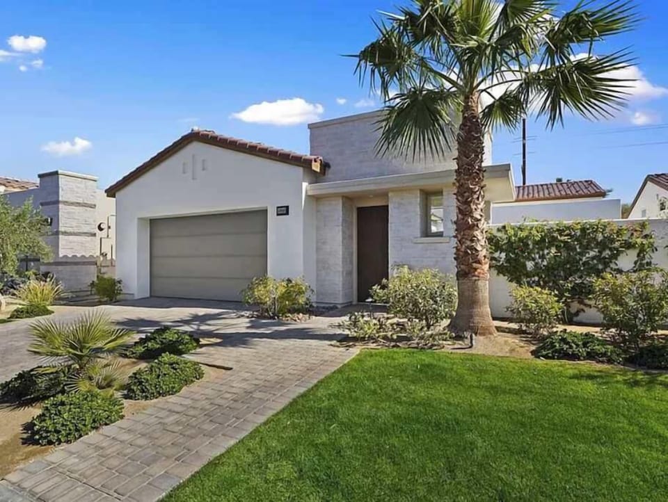 Beautiful curb appeal from the start