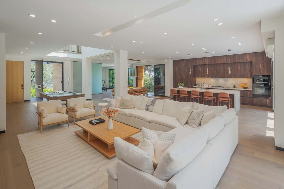 Tons of space, natural light, open flow with high ceilings.
