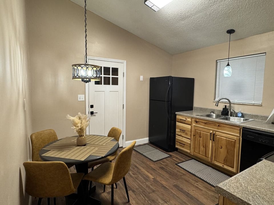 Dining area-Table for 4