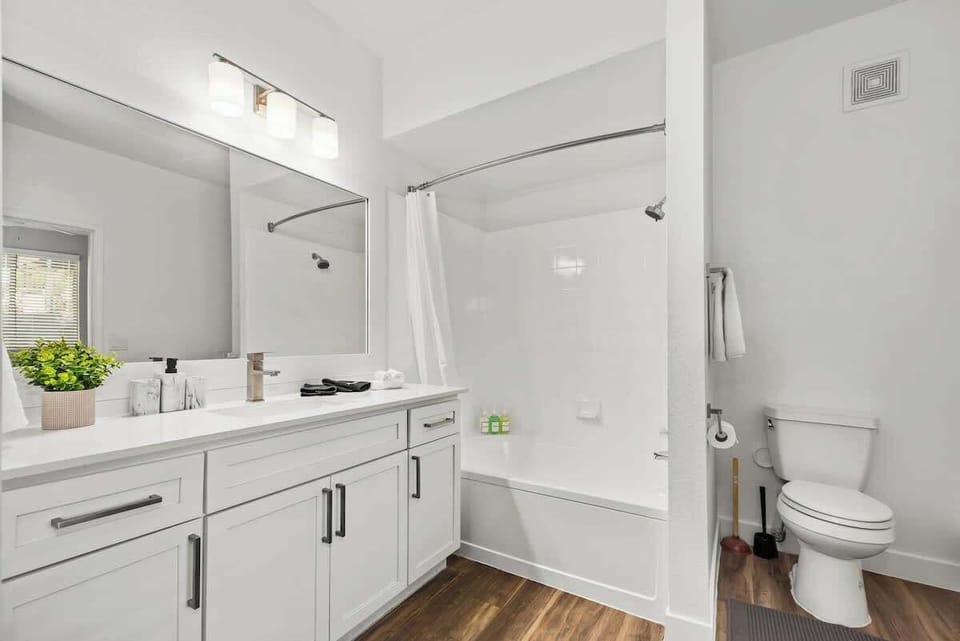 Sleek and modern bathroom