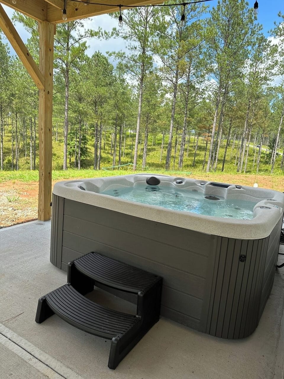 5 person hot tub