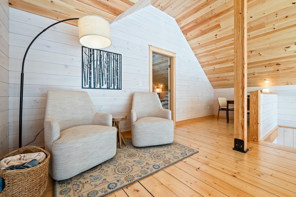 Upper level seating area