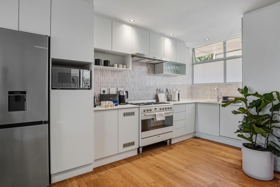 Thornibrae Green Point 2-Bed Apartment with Pool (34836)