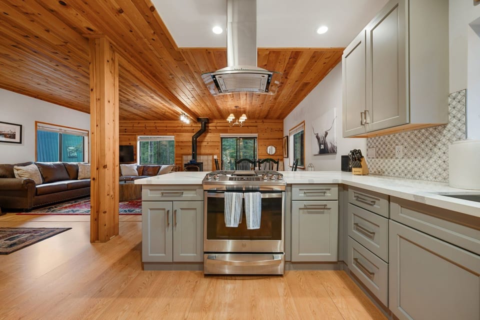 Open sight lines and ample counter space in kitchen