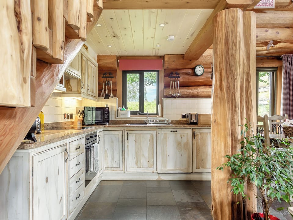 Kitchen | Sylvia - Eagle Brae, Beauly, near Drumnadrochit