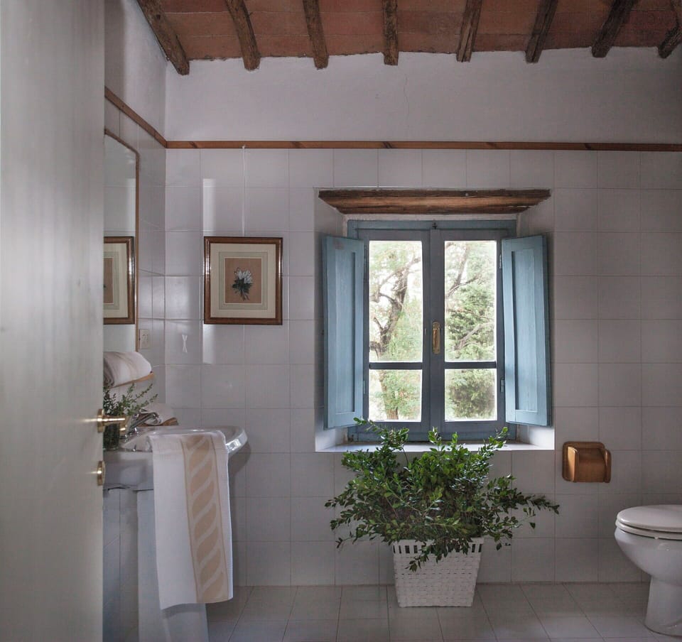 Autumn, Bathroom, Spring, Summer